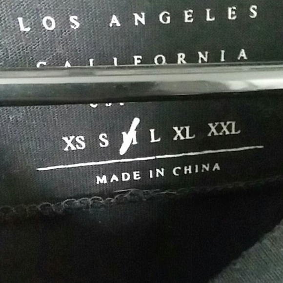 GUESS Los Angeles Tee - Picture 3 of 3